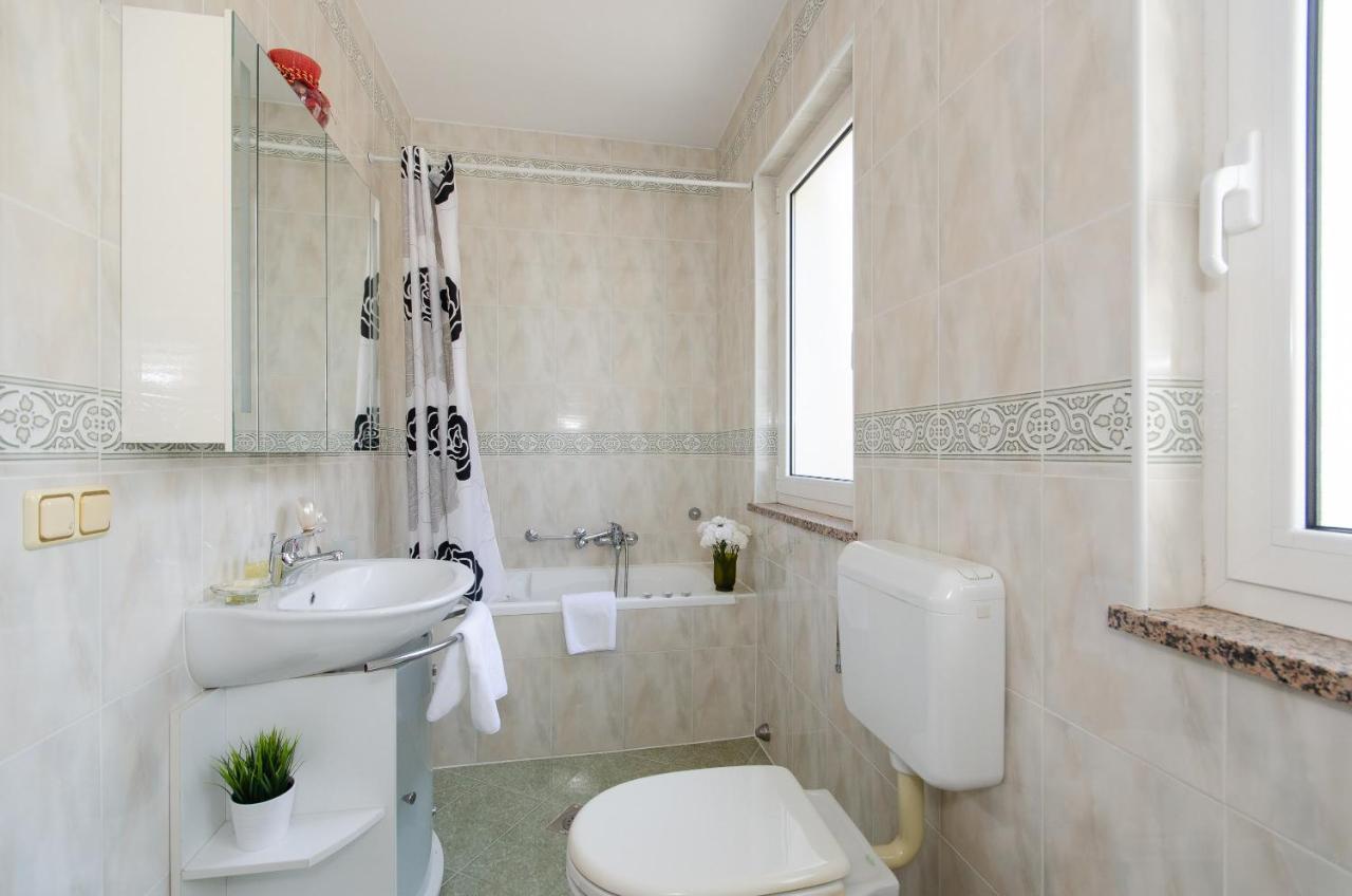 Villa Juliana Rovinj Exterior photo